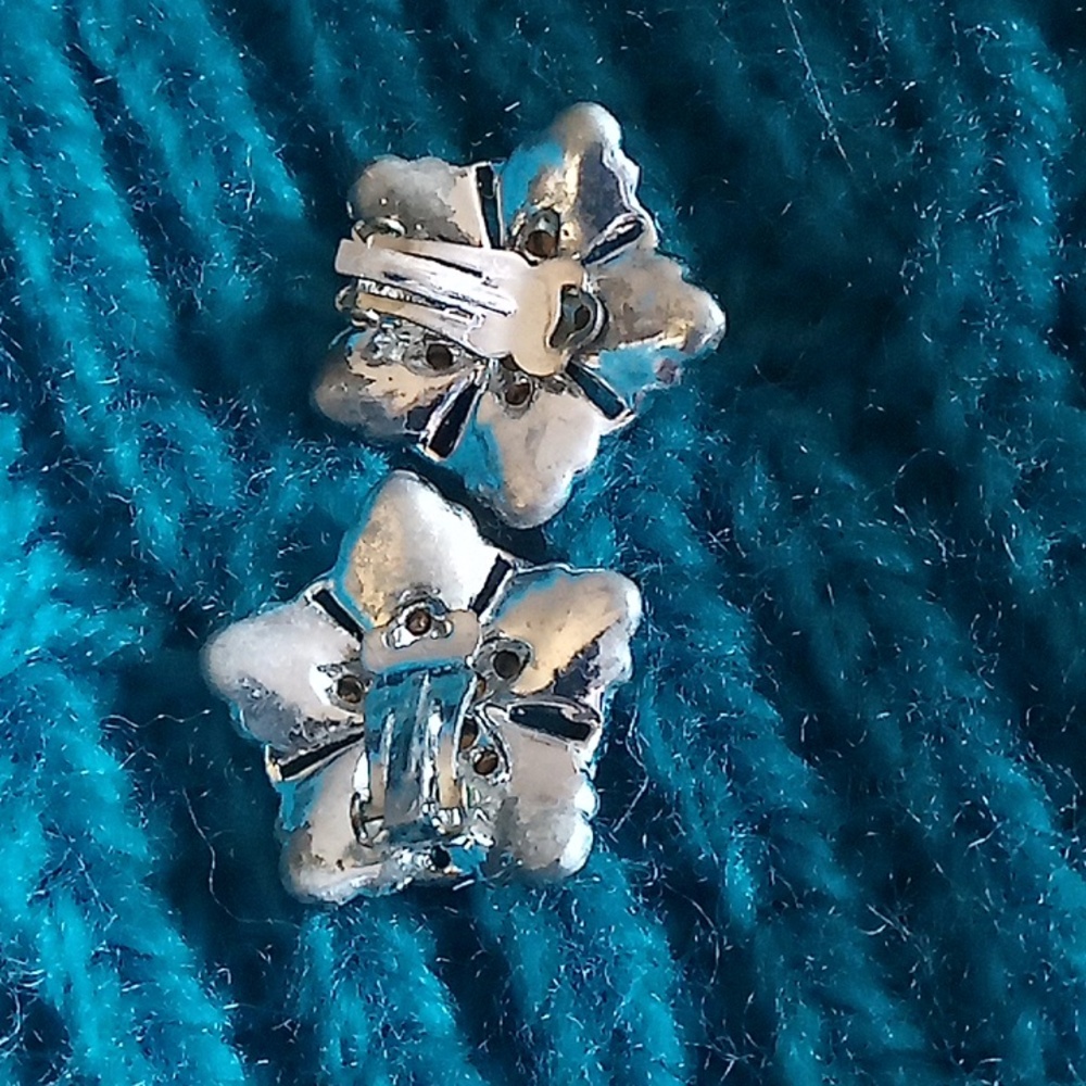 1960s Pink Sparkle and Silver Snowflake Clip On Earrings